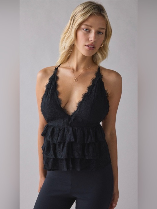 Urban Outfitters Tops - Kimchi Blue Antoinette Plunging Tiered Lace Babydoll Cami NWT